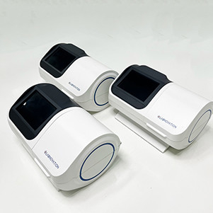 헤모글로빈 A1c를 측정하기 위한 용이한 작동 POCT HbA1c 분석기 IVD 장치